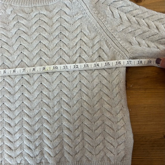 Aritzia Wilfred Free 100% Wool Turtleneck Chevron Pattern Sweater Size Sm Gray - Picture 7 of 13